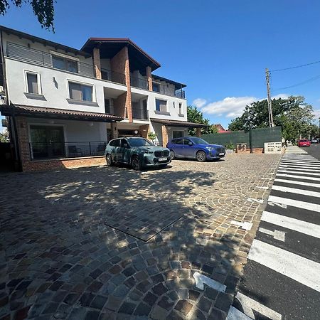 First Apartments Focsani Luaran gambar